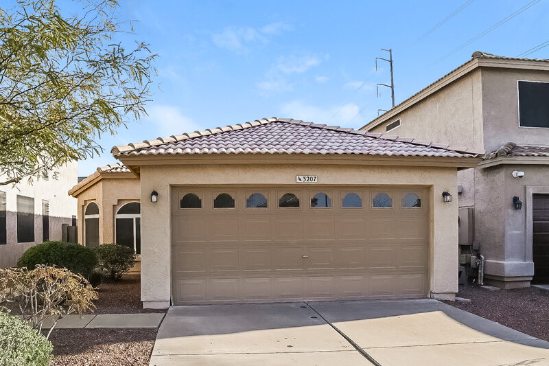 2,320/Mo, 3207 E Kerry Ln Phoenix, AZ 85050 External View