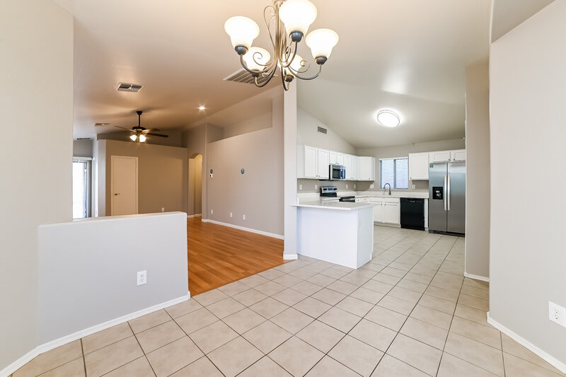 2,320/Mo, 3207 E Kerry Ln Phoenix, AZ 85050 Dining Room View