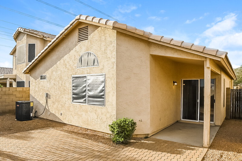 2,320/Mo, 3207 E Kerry Ln Phoenix, AZ 85050 Rear View