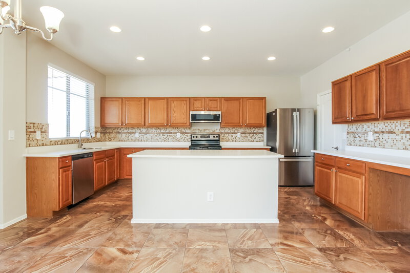 2,805/Mo, 3124 W Pleasant Ln Phoenix, AZ 85041 Kitchen View