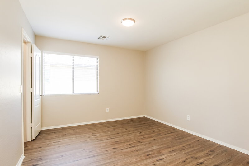 2,805/Mo, 3124 W Pleasant Ln Phoenix, AZ 85041 Bedroom View