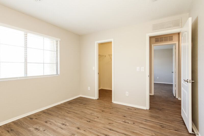 2,805/Mo, 3124 W Pleasant Ln Phoenix, AZ 85041 Bedroom View 3