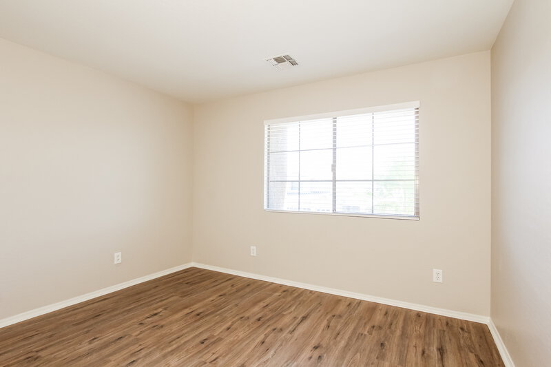 2,805/Mo, 3124 W Pleasant Ln Phoenix, AZ 85041 Bedroom View 4