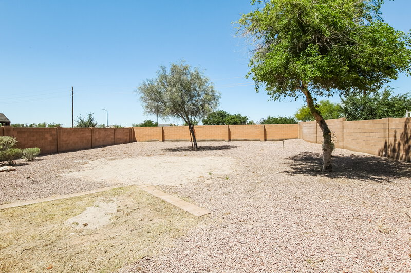 2,805/Mo, 3124 W Pleasant Ln Phoenix, AZ 85041 Rear View