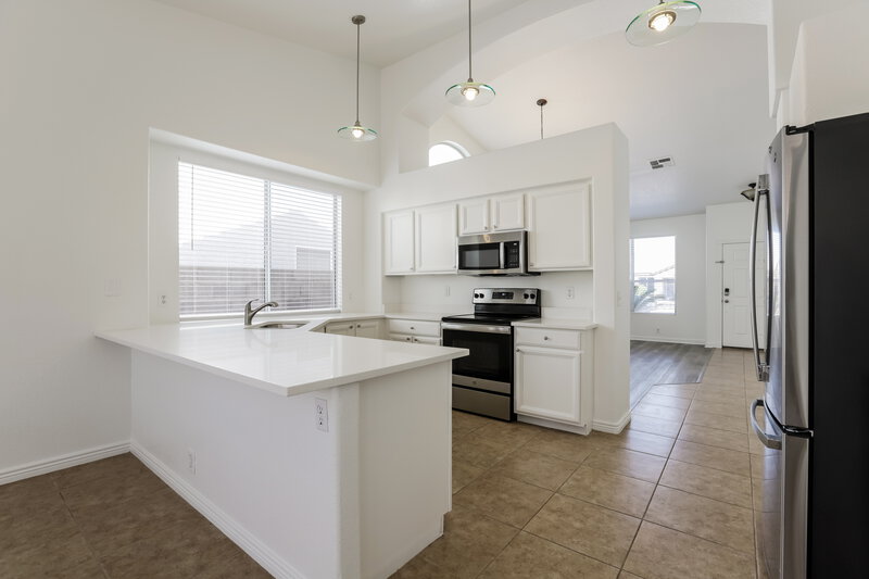 2,510/Mo, 1127 W Folley St Chandler, AZ 85224 Kitchen View 2
