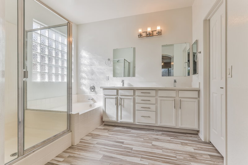 2,475/Mo, 22897 S 214th St Queen Creek, AZ 85142 Main Bathroom View