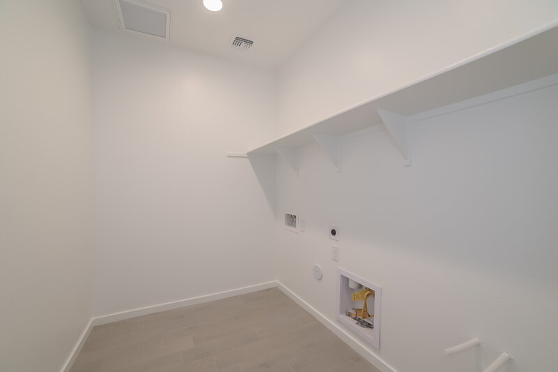 2,440/Mo, 11050 W Marguerite Ave Tolleson, AZ 85353 Laundry Room View