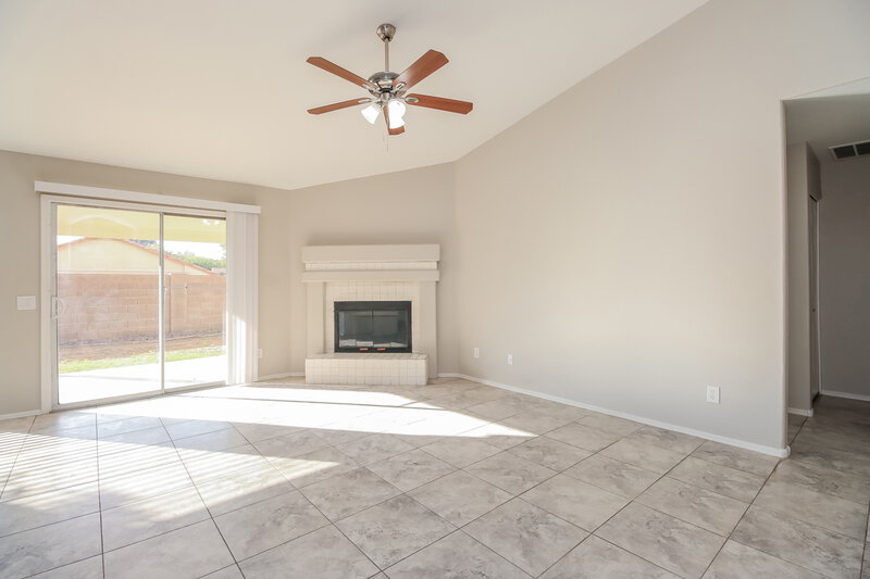 2,370/Mo, 1469 E Tremaine Ave Gilbert, AZ 85234 Living Room View