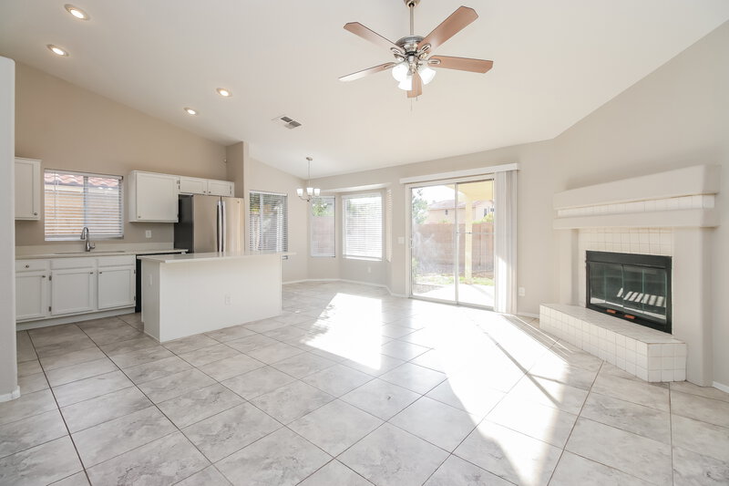 2,370/Mo, 1469 E Tremaine Ave Gilbert, AZ 85234 Living Room View 2