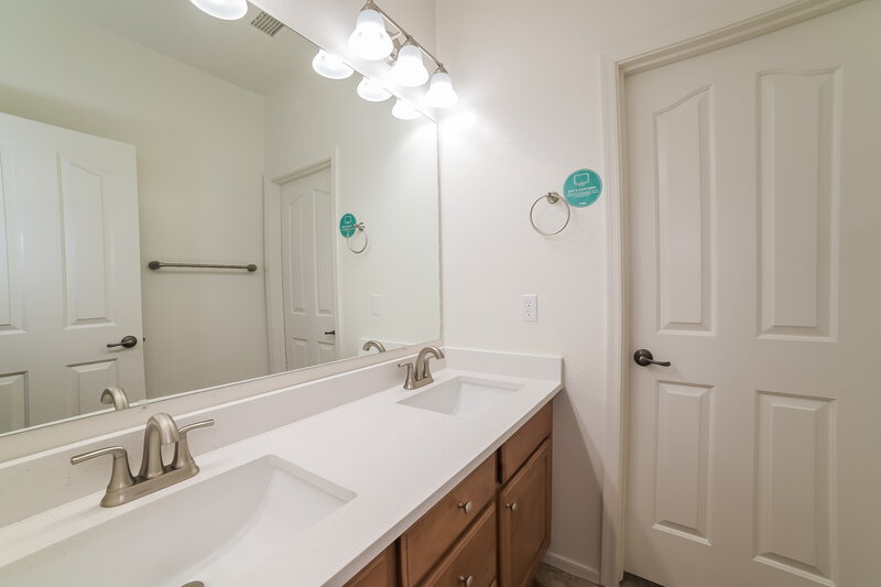 2,600/Mo, 16015 W Christy Dr Surprise, AZ 85379 Bathroom View