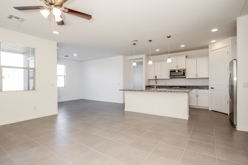 2,385/Mo, 5630 W Notch Hill Rd Laveen, AZ 85339 Living Room View 2