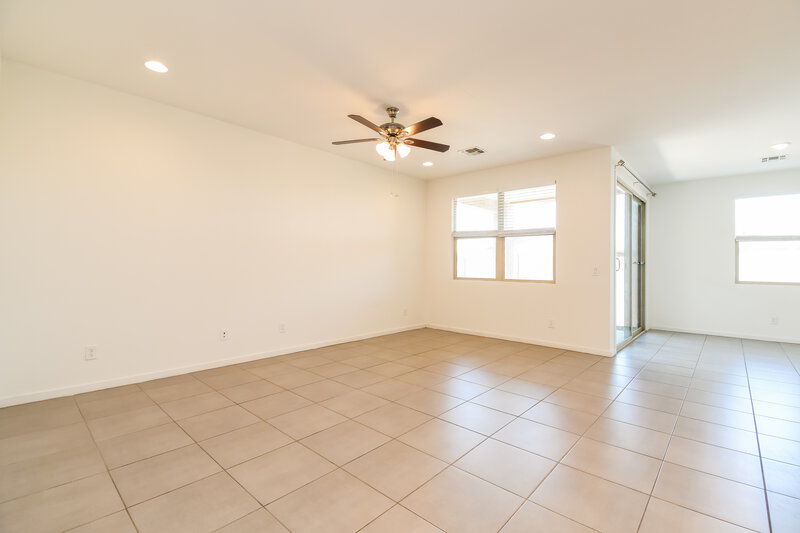 2,295/Mo, 5630 W Notch Hill Rd Laveen, AZ 85339 Living Room View 2