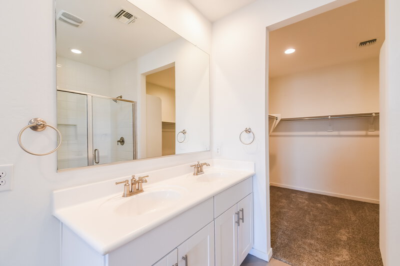 2,295/Mo, 5630 W Notch Hill Rd Laveen, AZ 85339 Main Bathroom View