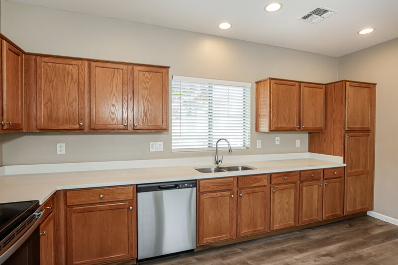 1,800/Mo, 10239 W Via del Sol Peoria, AZ 85383 Kitchen View 2