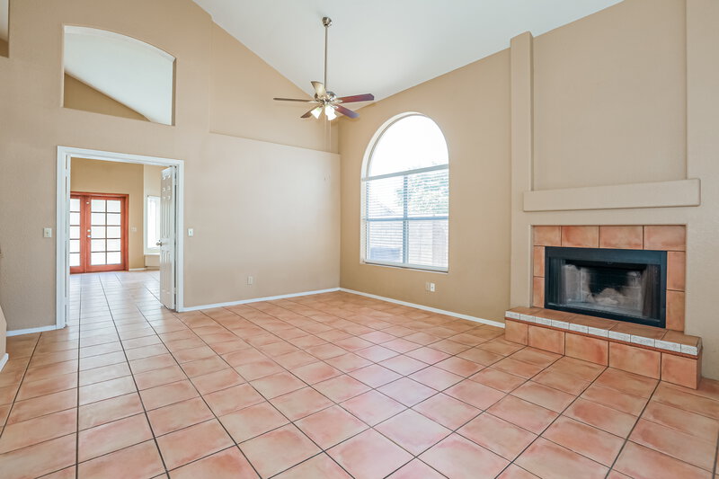 3,005/Mo, 2560 N Lindsay Rd Unit 67 Mesa, AZ 85213 Living Room View