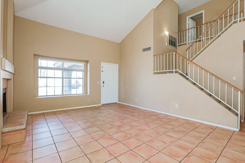 3,005/Mo, 2560 N Lindsay Rd Unit 67 Mesa, AZ 85213 Living Room View 2