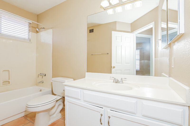 3,005/Mo, 2560 N Lindsay Rd Unit 67 Mesa, AZ 85213 Bathroom View