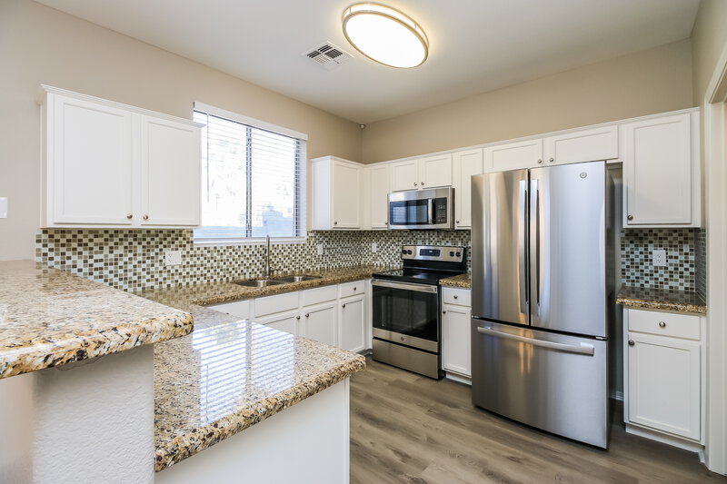 2,015/Mo, 9018 E Glade Ave Mesa, AZ 85209 Kitchen View