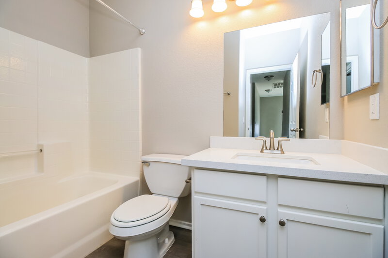 2,015/Mo, 9018 E Glade Ave Mesa, AZ 85209 Bathroom View
