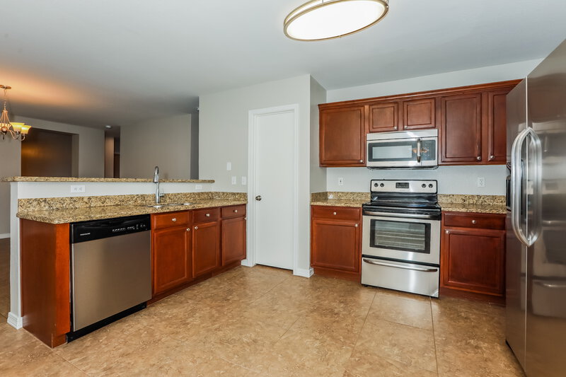 2,290/Mo, 5336 E Flower Ave Mesa, AZ 85206 Kitchen View 2