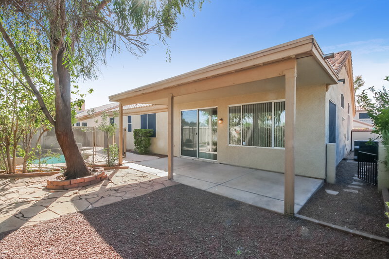 2,615/Mo, 224 W Smoke Tree Rd Gilbert, AZ 85233 Rear View