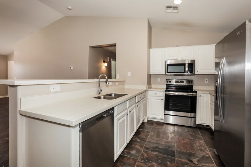 1,940/Mo, 33053 N North Butte Dr Queen Creek, AZ 85142 Kitchen View 2