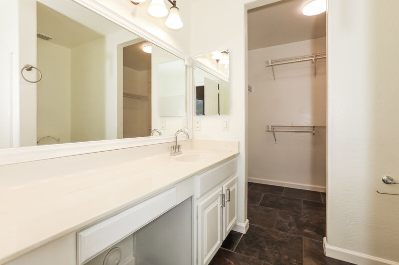 1,940/Mo, 33053 N North Butte Dr Queen Creek, AZ 85142 Main Bathroom View
