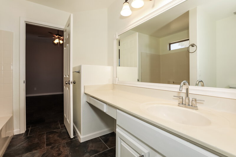 1,940/Mo, 33053 N North Butte Dr Queen Creek, AZ 85142 Bathroom View