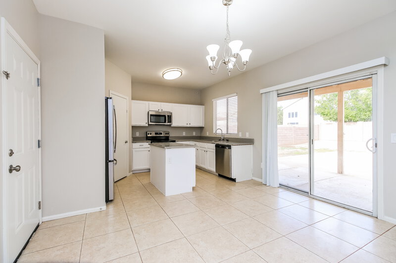 1,890/Mo, 2526 W Ironstone Ave Apache Junction, AZ 85120 Dining Room View