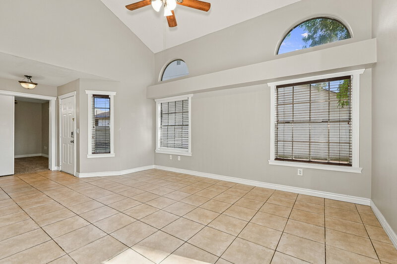 2,165/Mo, 1915 S 39th St Unit 7 Mesa, AZ 85206 Living Room View 2