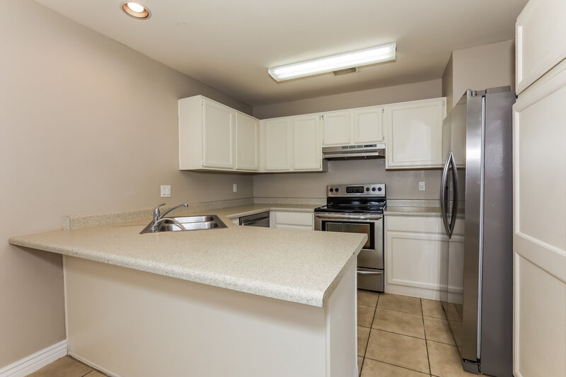 2,200/Mo, 1915 S 39th St Unit 7 Mesa, AZ 85206 Kitchen View