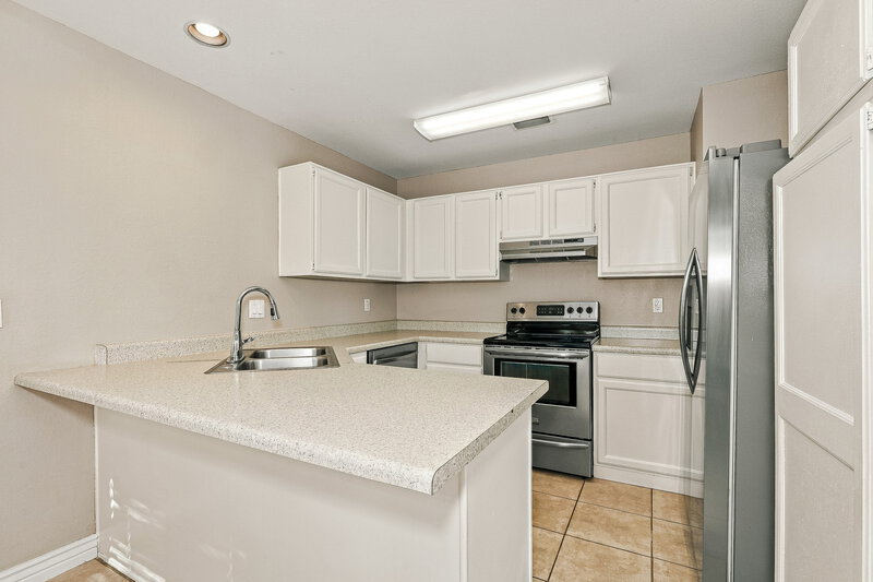 2,165/Mo, 1915 S 39th St Unit 7 Mesa, AZ 85206 Kitchen View