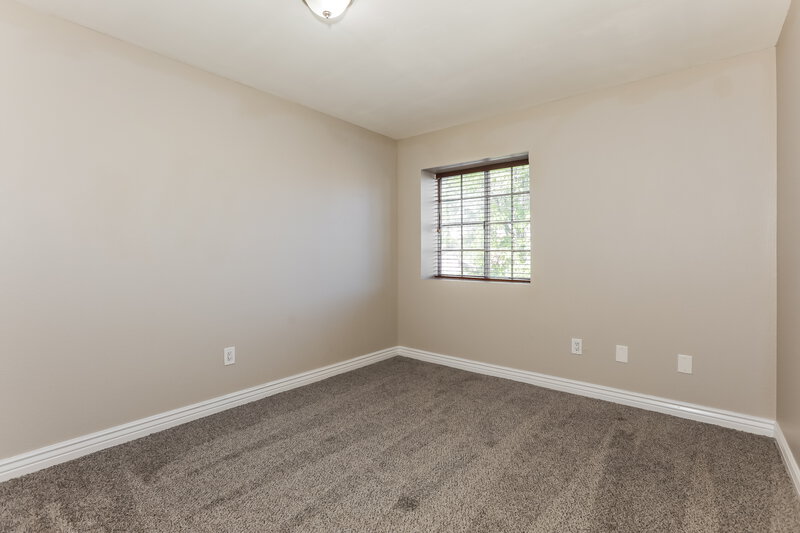 2,200/Mo, 1915 S 39th St Unit 7 Mesa, AZ 85206 Bedroom View 2