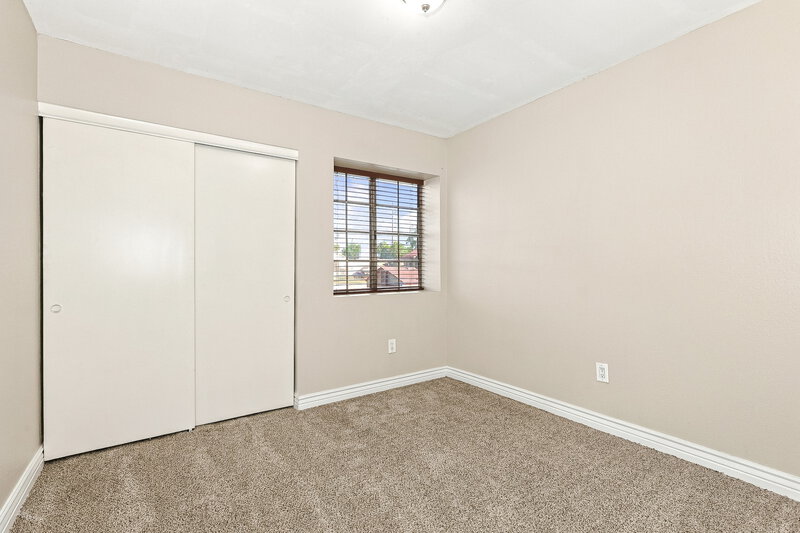 2,165/Mo, 1915 S 39th St Unit 7 Mesa, AZ 85206 Bedroom View 2