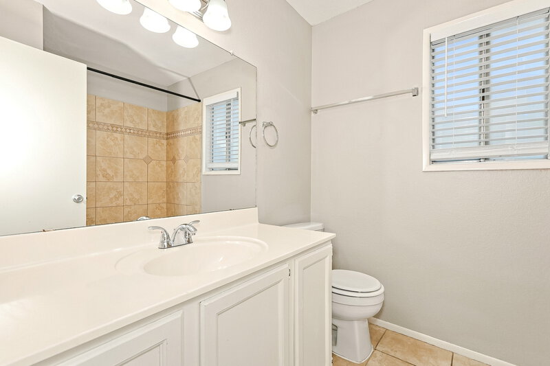 2,165/Mo, 1915 S 39th St Unit 7 Mesa, AZ 85206 Bathroom View