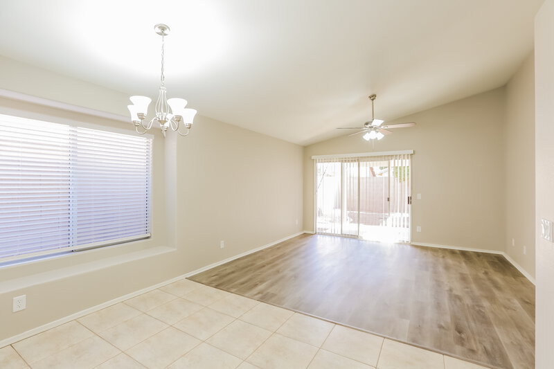 2,560/Mo, 841 S Twelve Oaks Blvd Chandler, AZ 85226 Breakfast Nook View