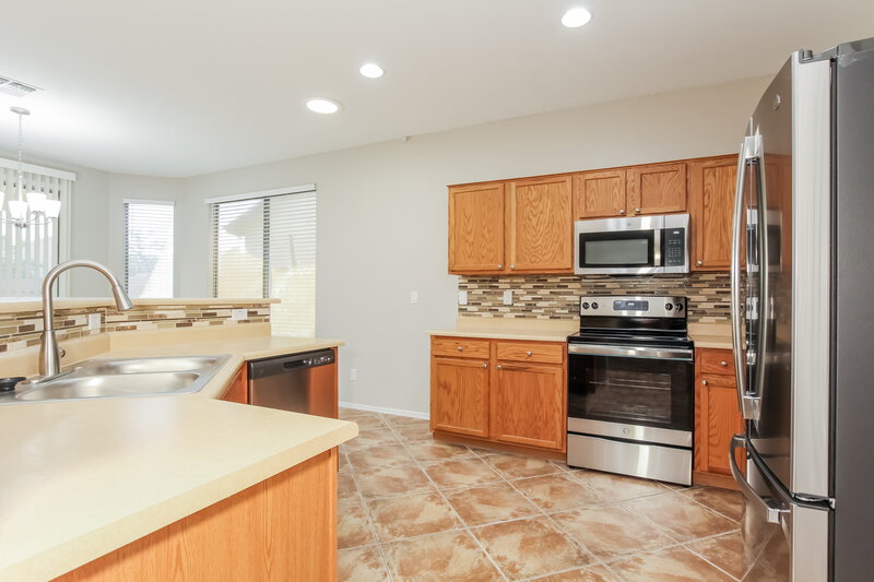1,965/Mo, 4421 W St Kateri Dr Laveen, AZ 85339 Kitchen View
