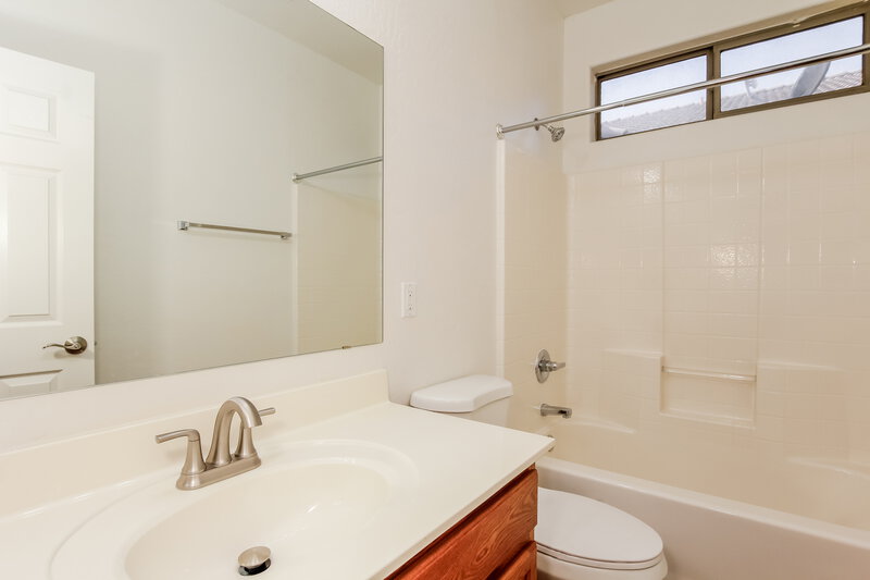 1,965/Mo, 4421 W St Kateri Dr Laveen, AZ 85339 Bathroom View