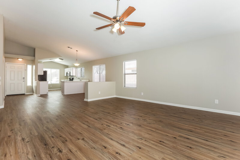 2,000/Mo, 10264 E Crescent Ave Mesa, AZ 85208 Living Room View 3