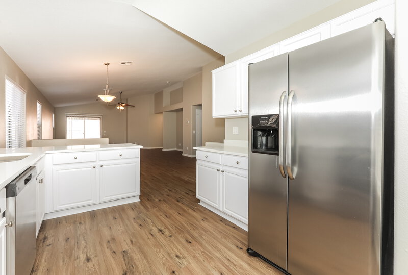 2,000/Mo, 10264 E Crescent Ave Mesa, AZ 85208 Kitchen View 3