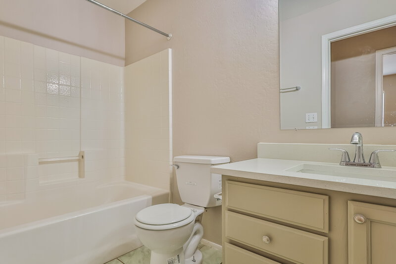 2,770/Mo, 942 E Whitten St Chandler, AZ 85225 Bathroom View