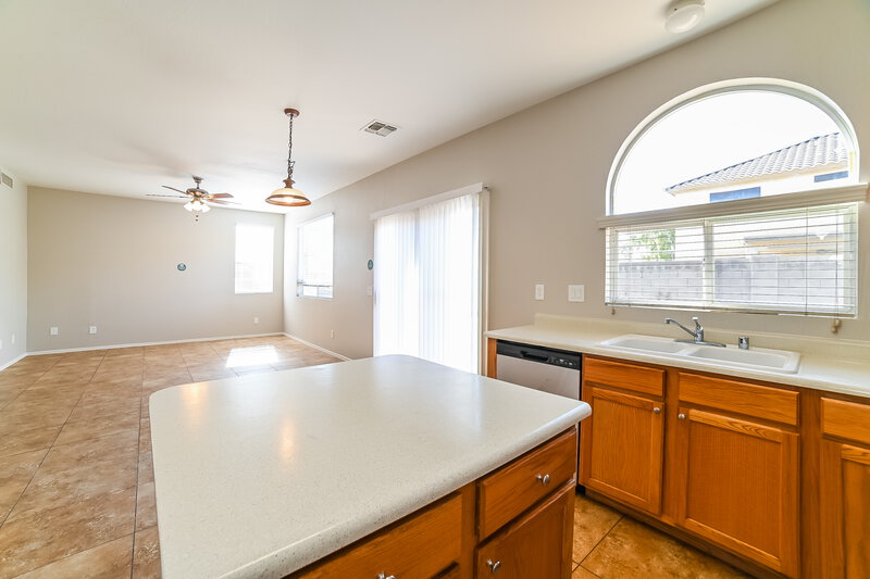 2,730/Mo, 2536 S 89th Ln Tolleson, AZ 85353 Kitchen View 2