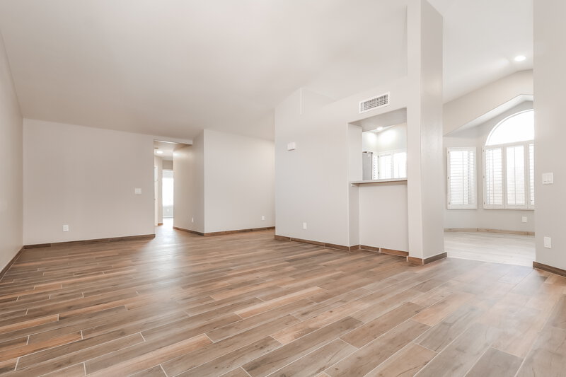 2,300/Mo, 4853 W Kristal Way Glendale, AZ 85308 Living Room View