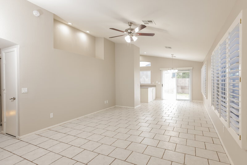 2,030/Mo, 115 W Runion Dr Phoenix, AZ 85027 Living Room View