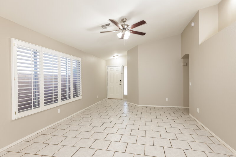 2,030/Mo, 115 W Runion Dr Phoenix, AZ 85027 Living Room View 2