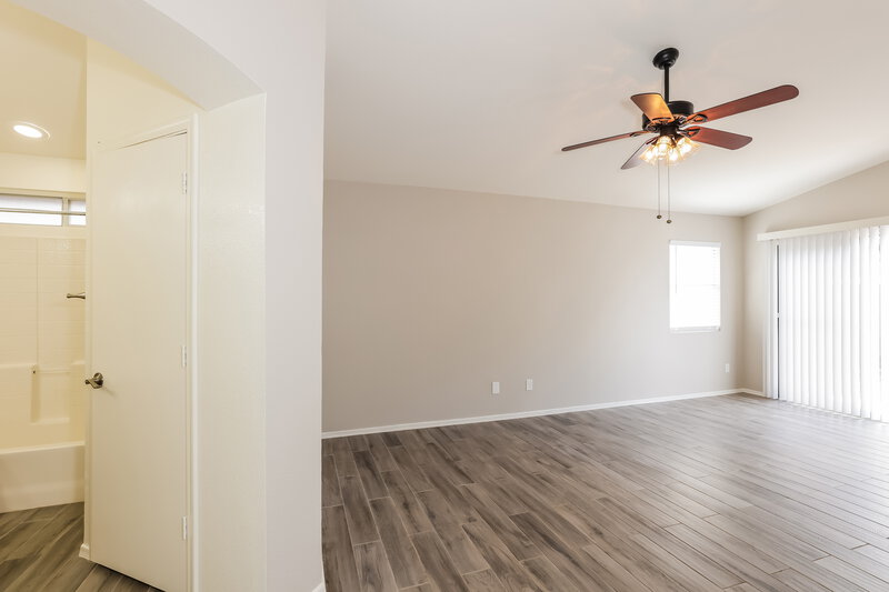 2,030/Mo, 115 W Runion Dr Phoenix, AZ 85027 Main Bedroom View