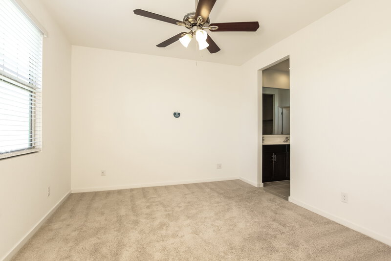 2,235/Mo, 4810 S 107th Ln Tolleson, AZ 85353 Living Room View 2