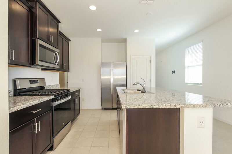 2,235/Mo, 4810 S 107th Ln Tolleson, AZ 85353 Kitchen View