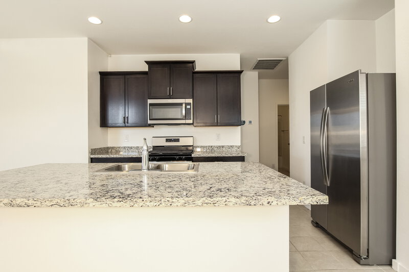 2,235/Mo, 4810 S 107th Ln Tolleson, AZ 85353 Kitchen View 2