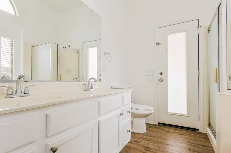 2,080/Mo, 9339 E Posada Ave Mesa, AZ 85212 Main Bathroom View